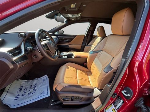 Used 2021 Lexus ES 350 Ultra Luxury w/ Accessory Package 2 FWD image 2