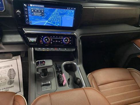 Used 2025 GMC Sierra 1500 Denali Ultimate image 17
