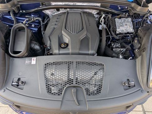 Certified 2026 Porsche Macan AWD/4WD image 28