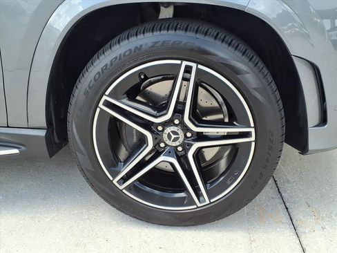 Used 2022 Mercedes-Benz GLS 580 4MATIC image 7