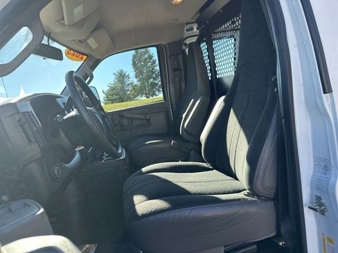 Used 2023 GMC Savana 2500 w/ Driver Convenience Package image 31