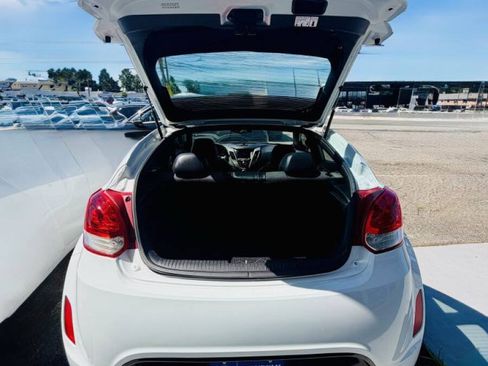 Used 2016 Hyundai Veloster w/ Option Group 02 FWD image 11