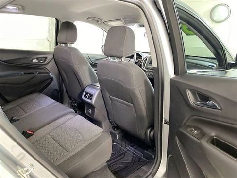 Used 2023 Chevrolet Equinox LT image 32