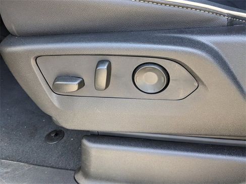 Used 2025 Chevrolet Tahoe Premier image 23