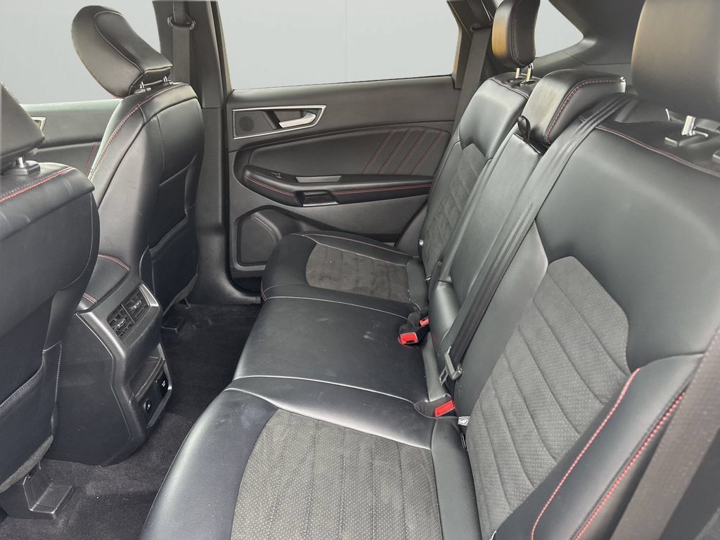 Used 2023 Ford Edge ST-Line AWD/4WD image 11