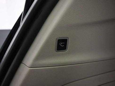 Used 2020 Chrysler Pacifica Limited w/ Advanced Safetytec Group image 62