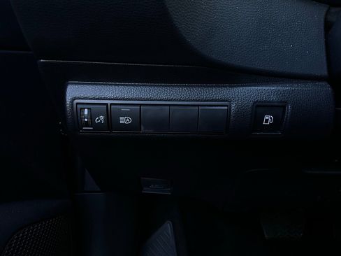 Used 2025 Toyota Corolla LE image 19