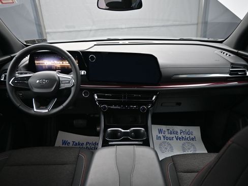 Used 2024 Chevrolet Traverse Z71 AWD/4WD image 22