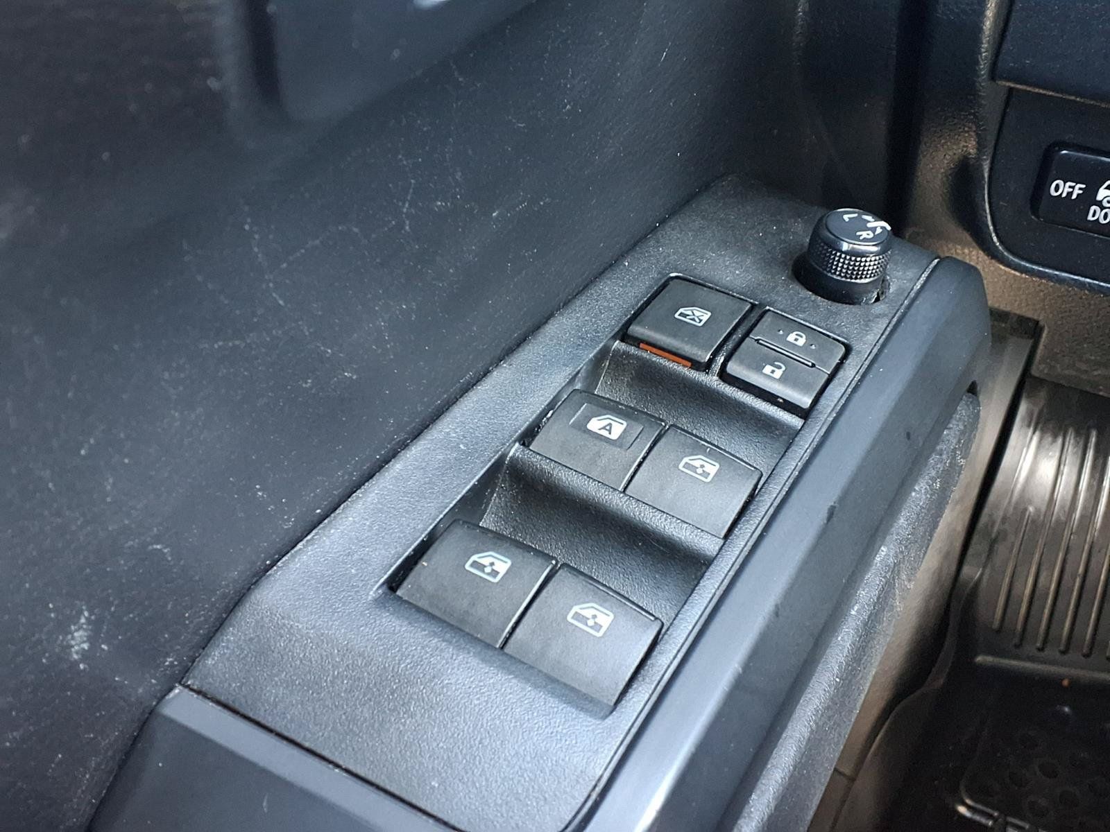 Used 2020 Toyota Tacoma SR w/ SR Convenience Package RWD image 13