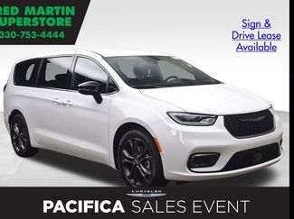 New 2026 Chrysler Pacifica Select image 1