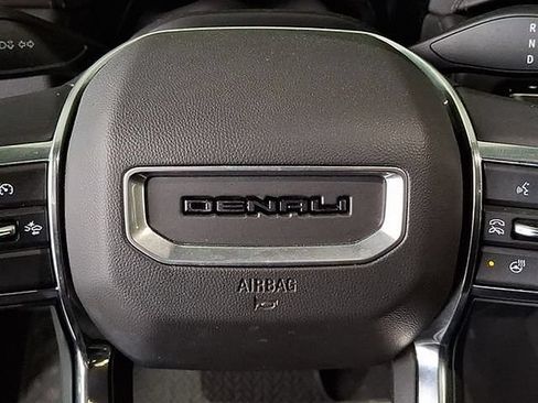 Used 2025 GMC Yukon Denali AWD/4WD image 30