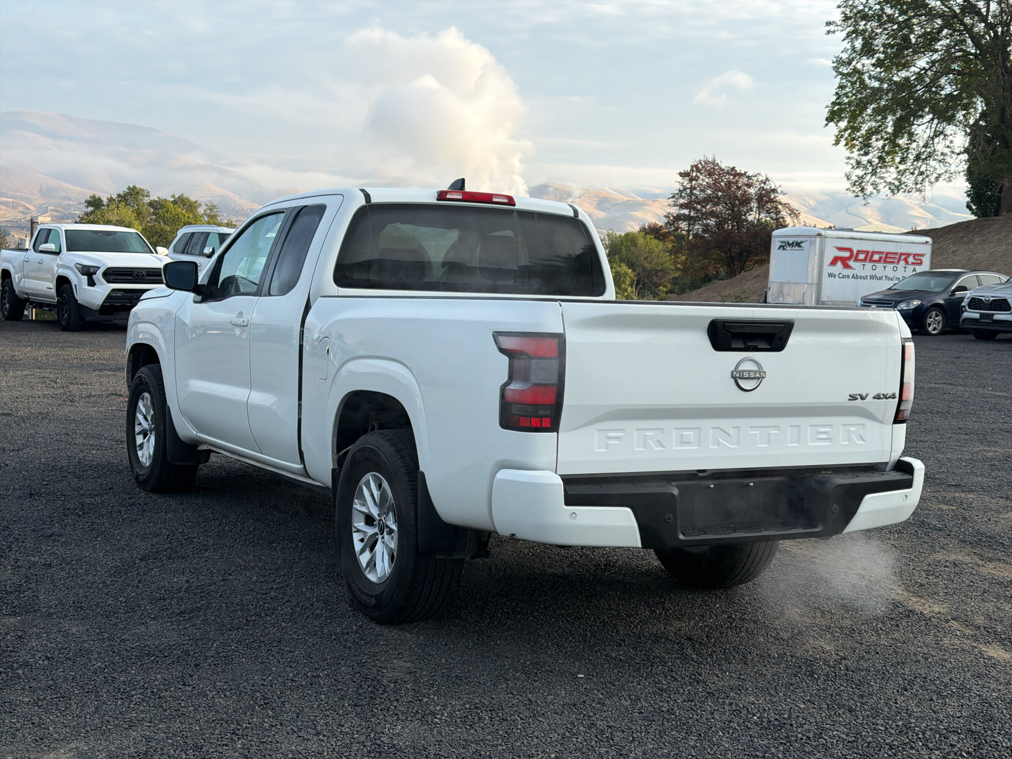 Used 2024 Nissan Frontier SV w/ Technology Package AWD/4WD image 6