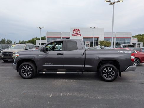 Used 2018 Toyota Tundra SR5 w/ TRD Off Road Package AWD/4WD image 5