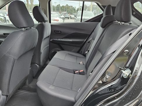 New 2025 Nissan Kicks Play S image 4