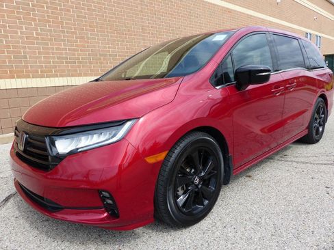 Used 2023 Honda Odyssey Sport image 7