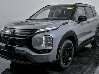 Used 2025 Mitsubishi Outlander AWD video 1