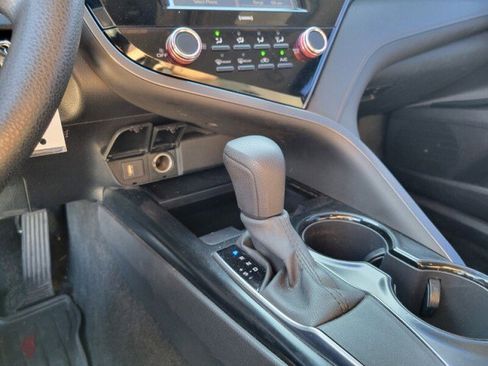 Used 2020 Toyota Camry LE image 20