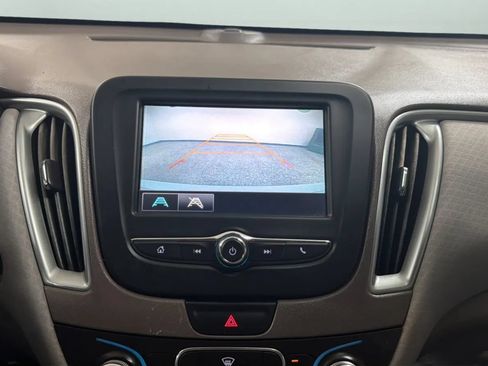 Used 2017 Chevrolet Malibu LS FWD image 14