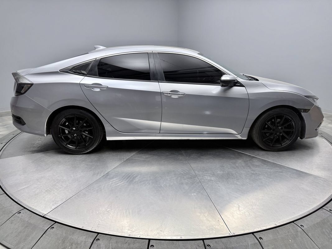 Used 2019 Honda Civic EX image 4