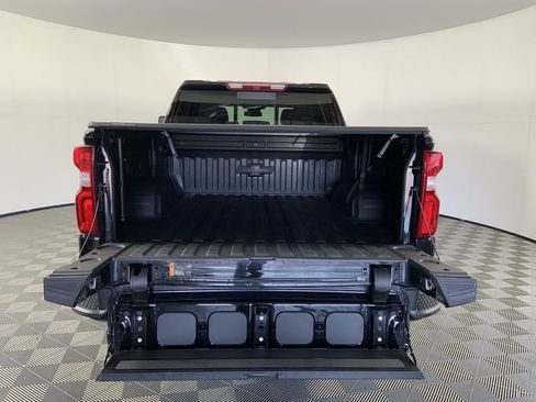 Used 2025 Chevrolet Silverado 1500 High Country w/ High Country Premium Package image 9