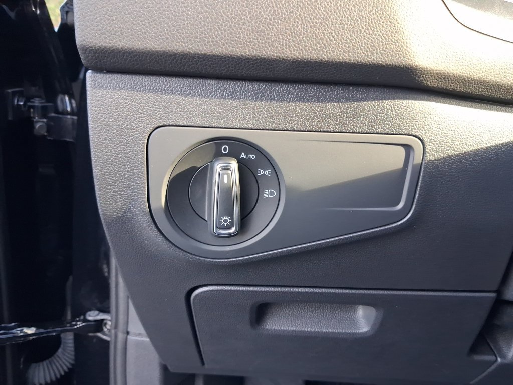 Used 2024 Volkswagen Tiguan SE FWD image 29