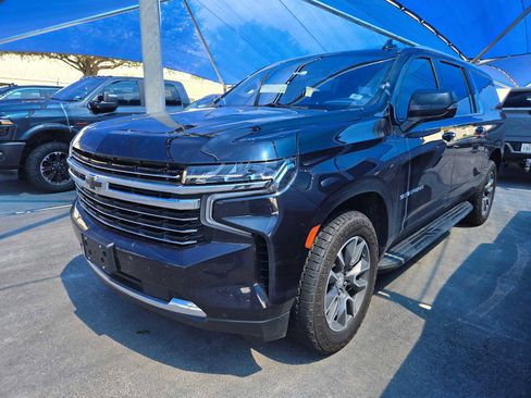 Used 2022 Chevrolet Suburban LT w/ Luxury Package AWD/4WD image 1