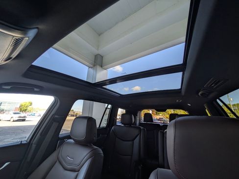 Used 2023 Cadillac XT6 Premium Luxury image 24