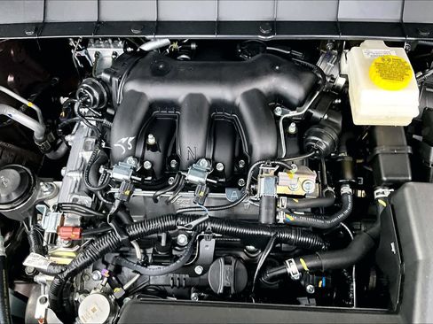 New 2026 Nissan Pathfinder SL w/ SL Premium Package FWD image 17