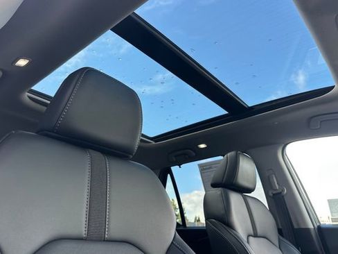 Certified 2024 Honda Pilot Touring image 17