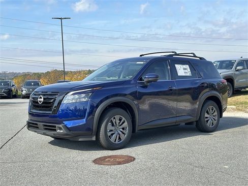 New 2025 Nissan Pathfinder SV image 3