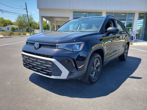 Certified 2025 Volkswagen Taos S image 4