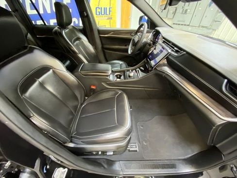 Used 2024 Jeep Grand Cherokee Limited AWD/4WD image 26