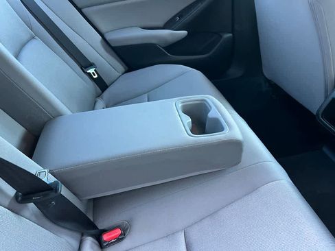 Used 2018 Honda Accord LX image 18