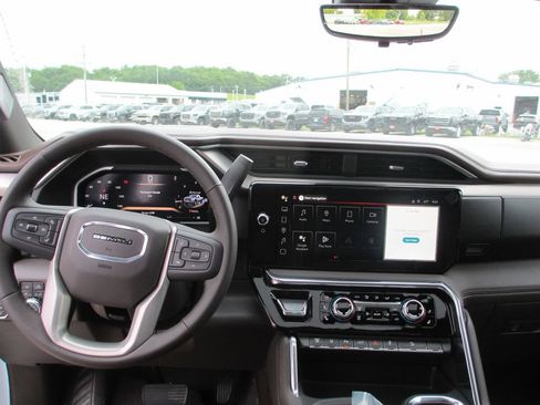 New 2026 GMC Sierra 2500 Denali w/ Denali Reserve Package AWD/4WD image 16