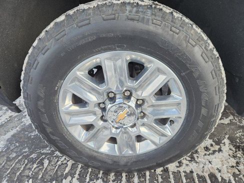 Used 2024 Chevrolet Silverado 2500 High Country w/ High Country Premium Package image 11