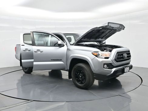Used 2022 Toyota Tacoma SR5 image 32