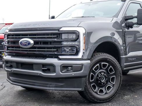 Certified 2025 Ford F250 Platinum AWD/4WD image 3