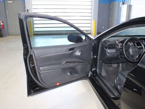 Used 2024 Toyota Camry SE AWD/4WD image 7