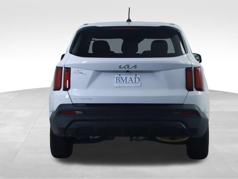Used 2023 Kia Sorento LX FWD image 10