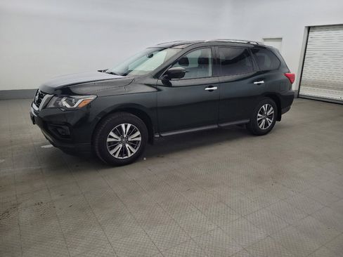 Used 2019 Nissan Pathfinder SL AWD/4WD image 2