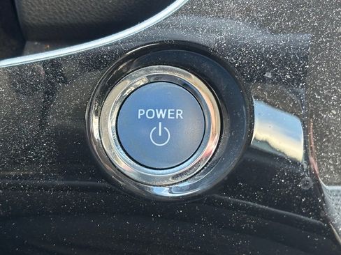 Used 2021 Toyota Prius L Eco image 11