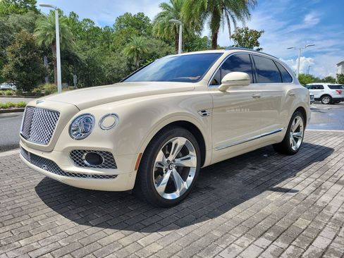 Used 2018 Bentley Bentayga AWD/4WD image 6