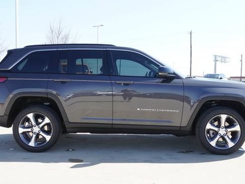 New 2026 Jeep Grand Cherokee Limited RWD image 10
