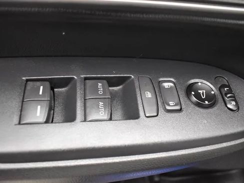Used 2020 Honda CR-V Touring image 22
