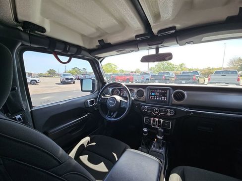 Used 2020 Jeep Wrangler Unlimited Willys image 15
