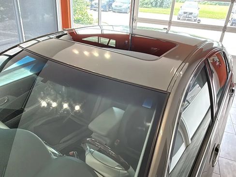 Used 2011 Toyota Avalon Limited FWD image 10
