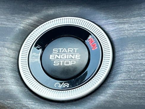 New 2025 Jeep Grand Cherokee L Limited w/ Black Appearance Package image 9