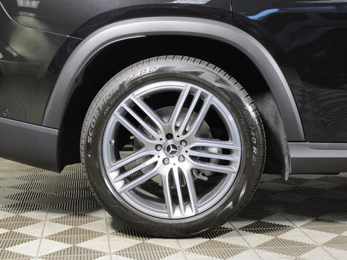 Used 2025 Mercedes-Benz GLS 450 4MATIC image 38