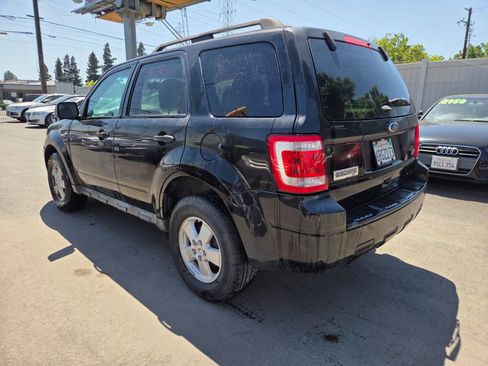 Used 2011 Ford Escape XLT w/ 201A Rapid Spec Order Code FWD image 2