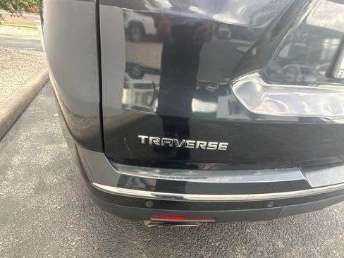 Used 2020 Chevrolet Traverse Premier FWD image 8